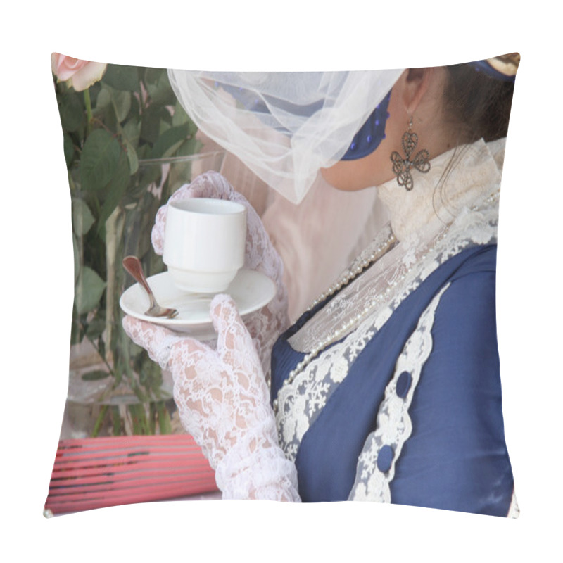 Personality  Beautiful Rich Women With Cup Of Tea In Retro Style Pillow Covers