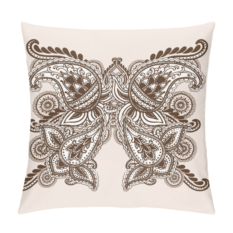 Personality  Hand-Drawn Henna Mehndi Abstract Mandala Flowers And Paisley Doodle Pillow Covers