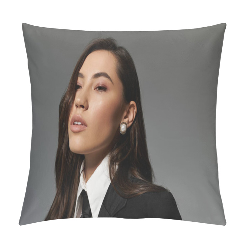 Personality  A Stylish Young Woman Poses Gracefully In A Studio Against A Grey Backdrop, Showcasing Elegance. Pillow Covers