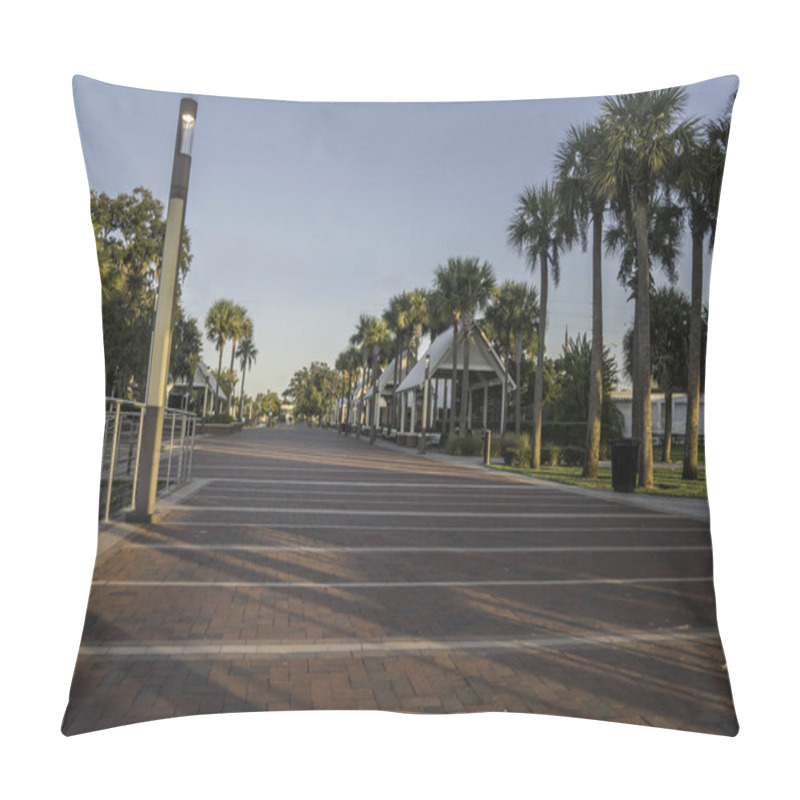 Personality  Lale Tohopekaliga Located In Kissimmee, Floria During A Beautifu Pillow Covers