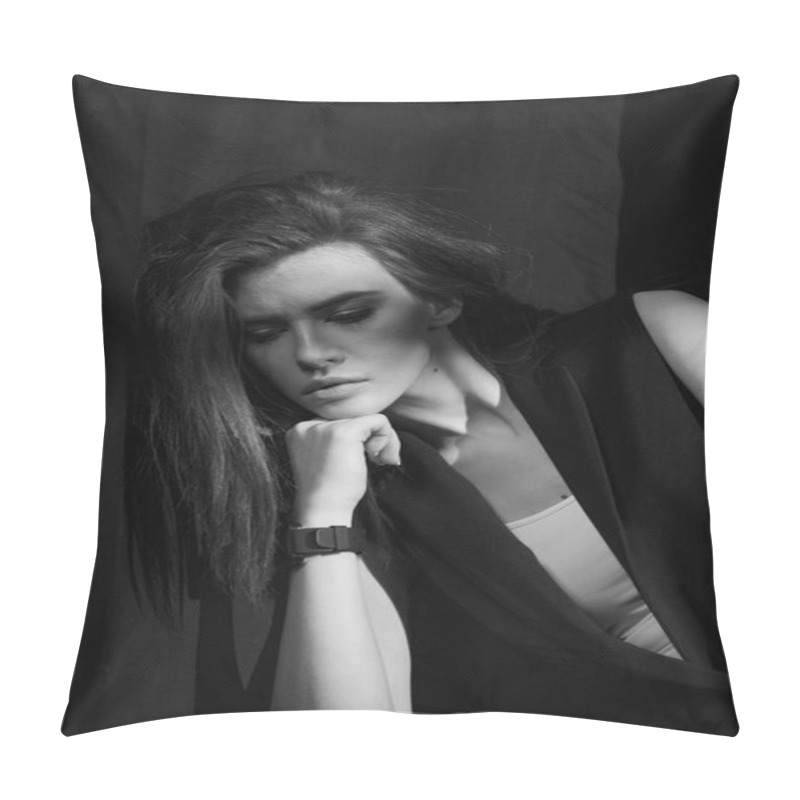 Personality  Beautiful Young Woman Pillow Covers