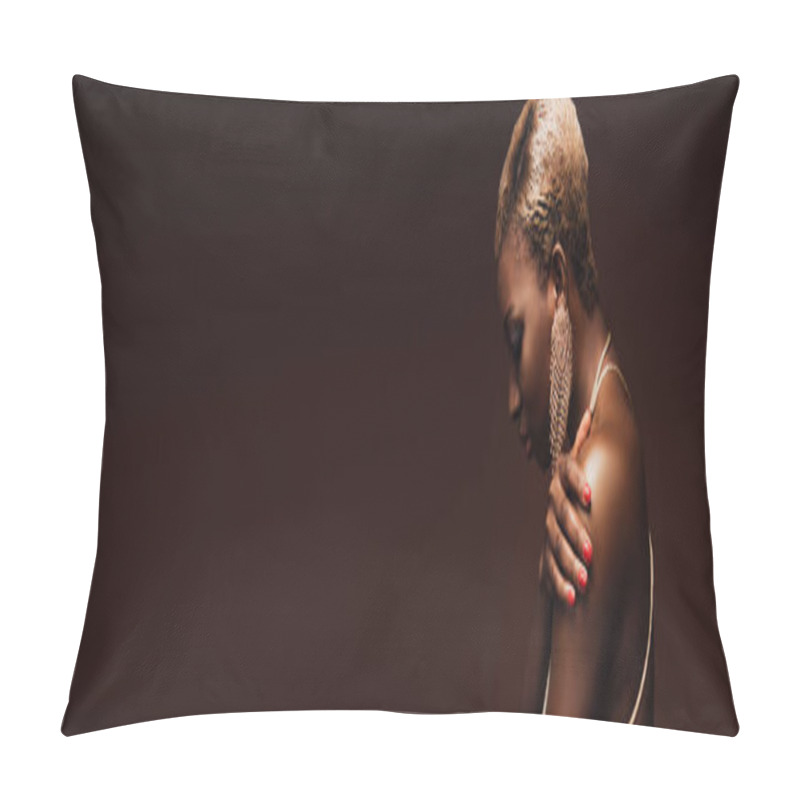 Personality  Elegant African American Woman With Short Hair Isolated On Brown Pillow Covers