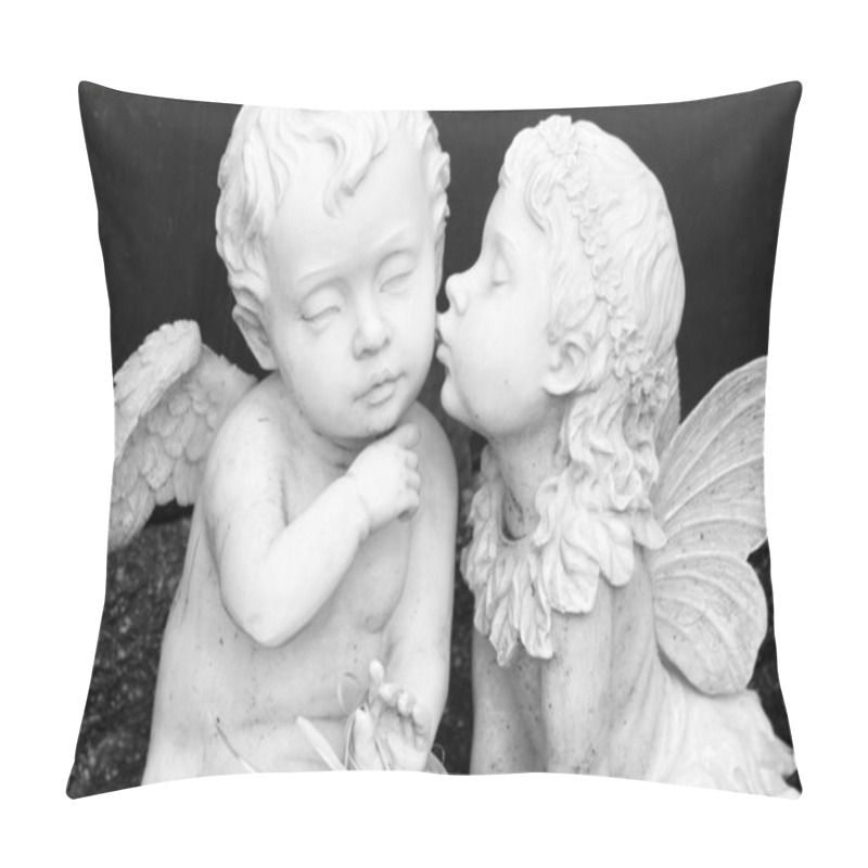 Personality  Kissing Couple Of Angelic Figurines Pillow Covers