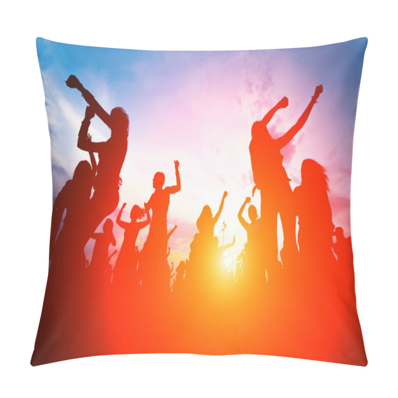 Personality  Silhouettes Of Young People Dancing Pillow Covers