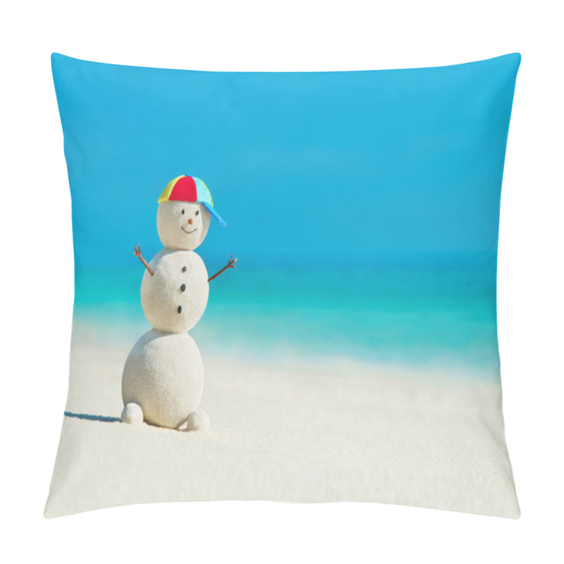 Personality  Smiling Happy Sandy Snowman Pillow Covers