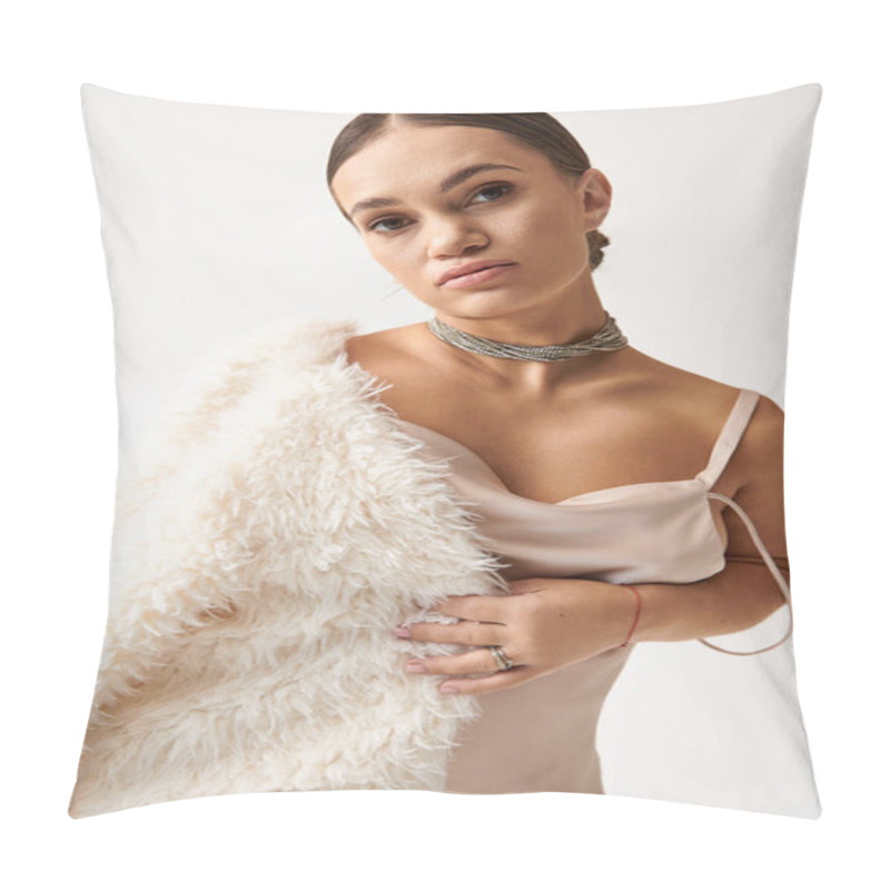 Personality  An Elegant Young Woman With Achondroplasia Poses Confidently In Stylish Attire With A Faux Fur Jacket. Pillow Covers