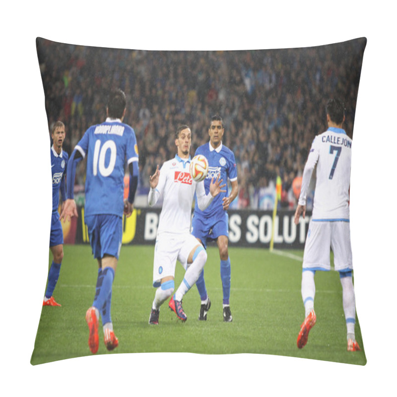 Personality  UEFA Europa League Semifinal Game Dnipro Vs Napoli Pillow Covers