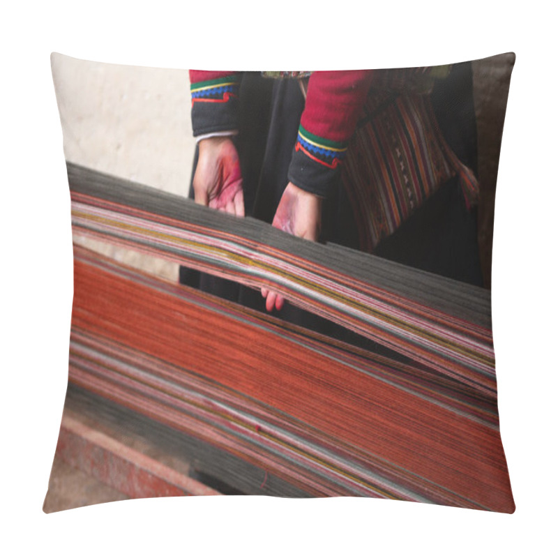 Personality  Peruvian Woman Weaving Cloth To Sell Pillow Covers