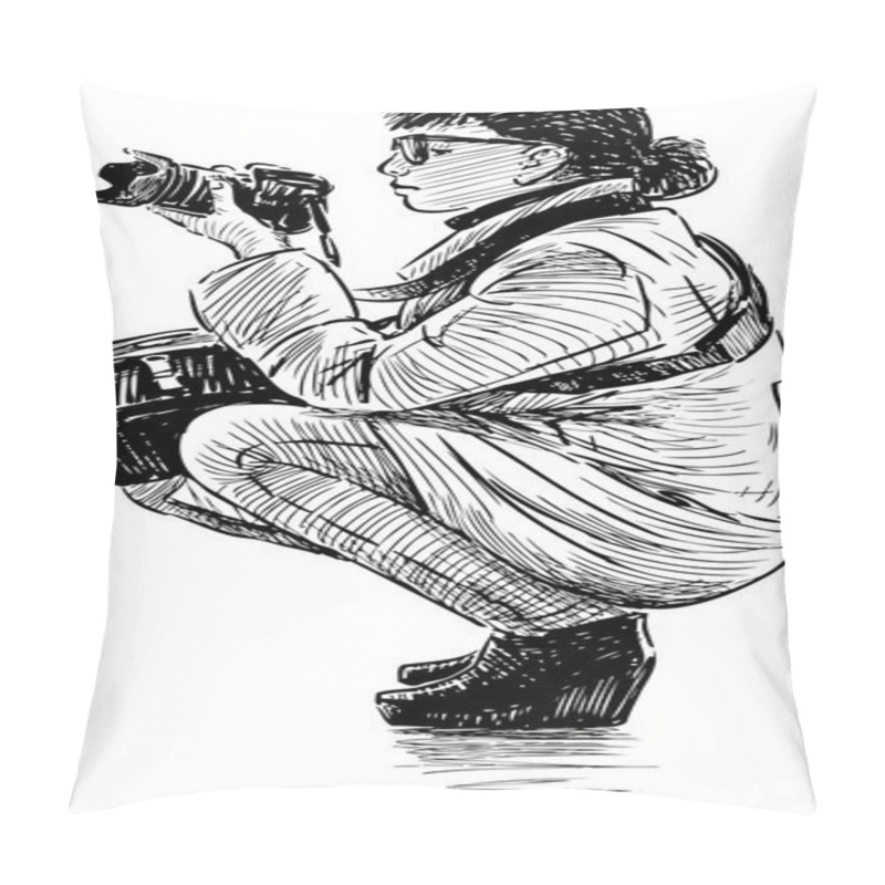 Personality  Woman Photographer Crouching Pillow Covers