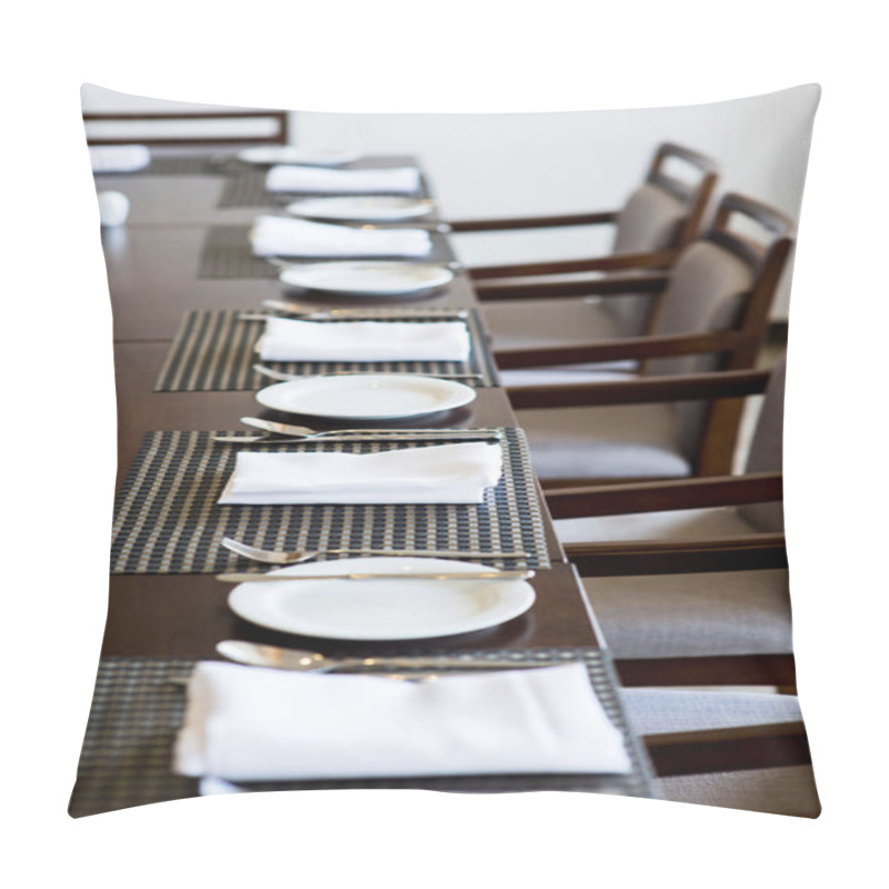 Personality  Table Setting For Catering Pillow Covers