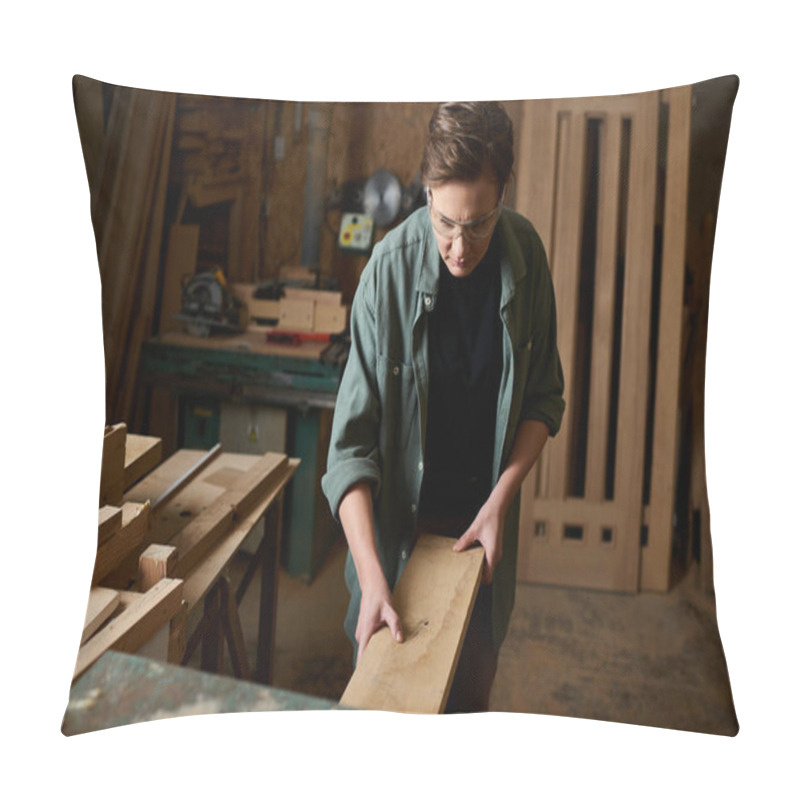 Personality  A Talented Woman Meticulously Shapes Wood In Her Workshop, Showcasing Her Craftsmanship And Focus. Pillow Covers