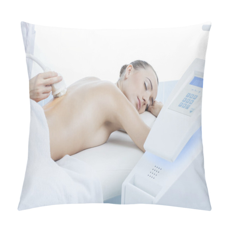 Personality  Vacuum Massage Procedure In The Medical Beauty Center Pillow Covers