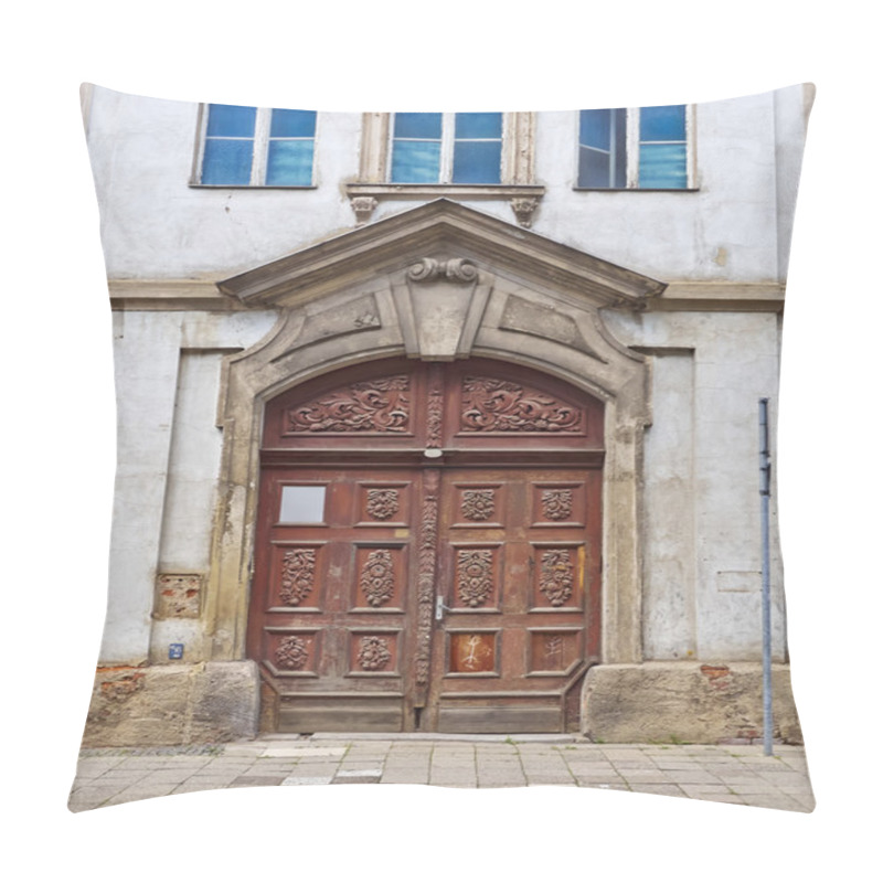 Personality  Wooden Door, Altenburg, Germany Pillow Covers