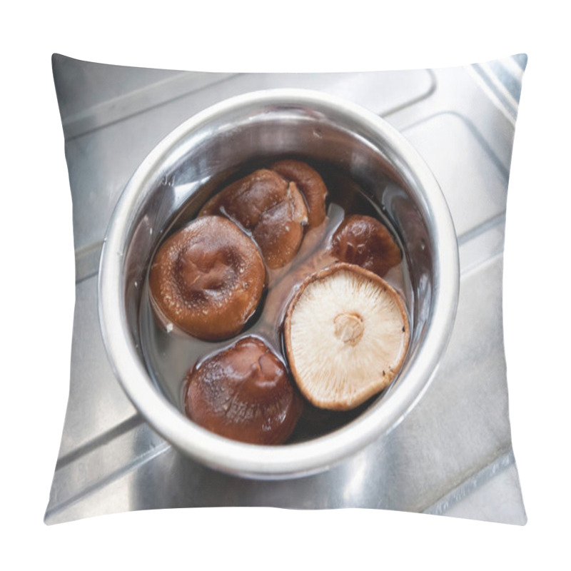 Personality  Dried Shiitake, Soak Dried Shiitake Mushrooms In Water Pillow Covers