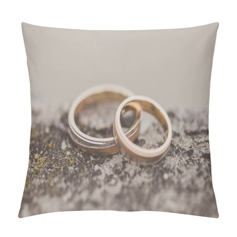 Personality  Golden Wedding Rings Pillow Covers