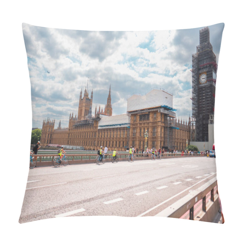 Personality  Bicyclists And Pedestrians Traverse Westminster Bridge, With Big Ben And The Houses Of Parliament Standing Prominently Under A Cloudy Sky In London, Capturing A Lively Urban Scene. Pillow Covers