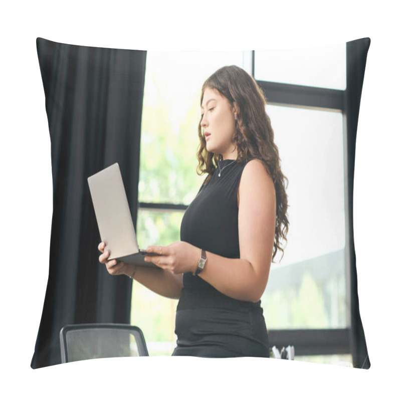 Personality  A Confident Plus Size Woman With Long, Curly Hair Works Diligently On Her Laptop In A Stylish Office Environment. Pillow Covers