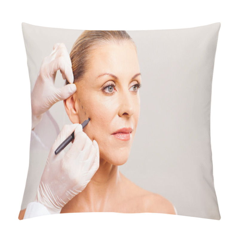 Personality  Cosmetic Surgeon Drawing On Senior Woman Face Pillow Covers