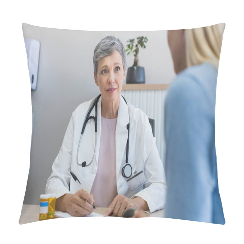 Personality  Doctor In A Consultation Pillow Covers