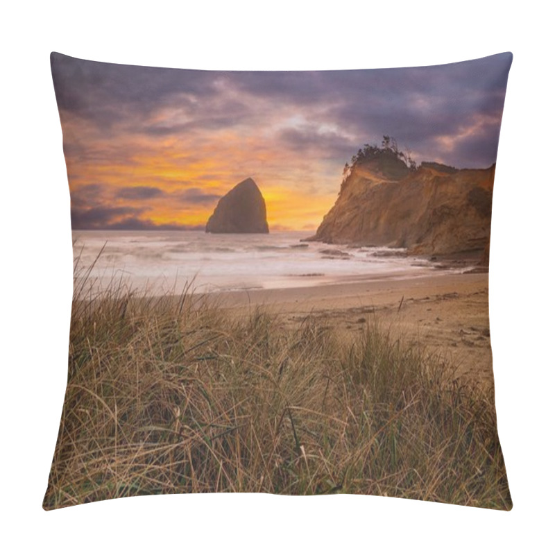 Personality  Cape Kiwanda In Pacific City Beach At Sunset USA Pillow Covers