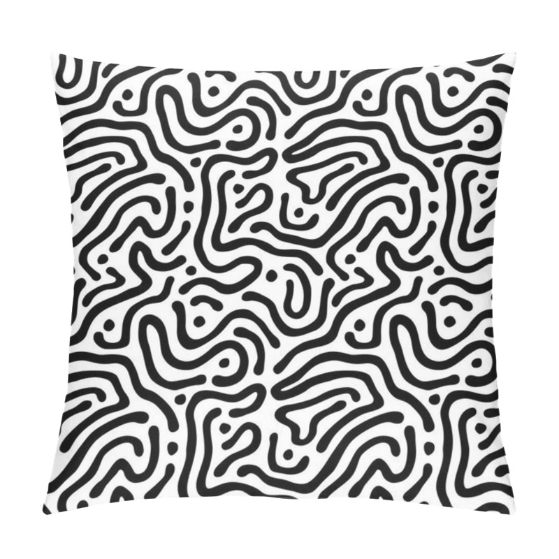 Personality  Vector Seamless Maze Pattern. Abstract Wavy Black And White Background. Pillow Covers