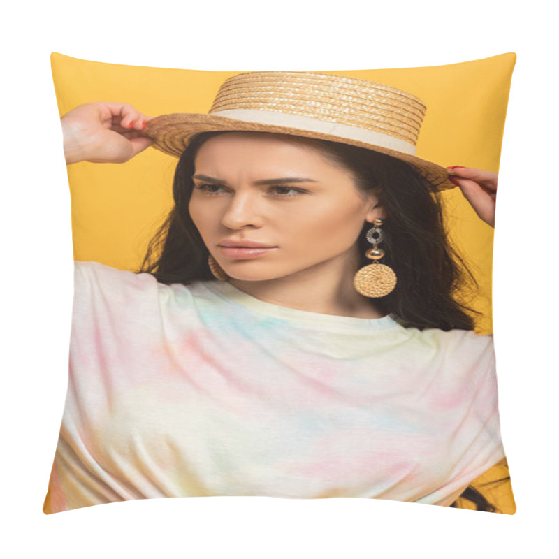 Personality  Brunette Girl Posing In Straw Hat Isolated On Yellow Background Pillow Covers