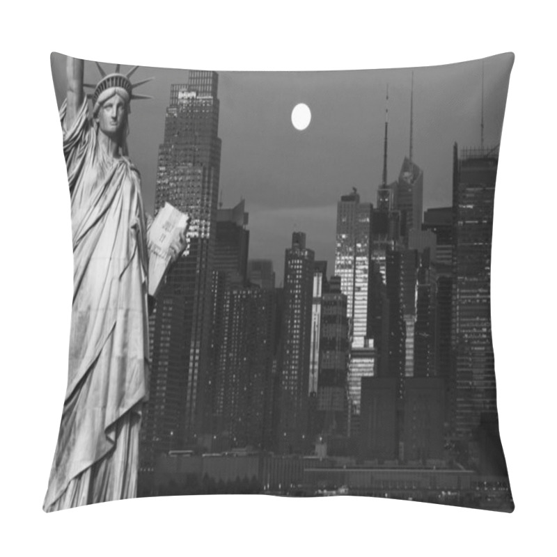 Personality  New York City Black And White Hi Contrast Pillow Covers