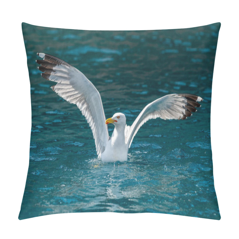 Personality  Gull Hunting Down Fish Pillow Covers