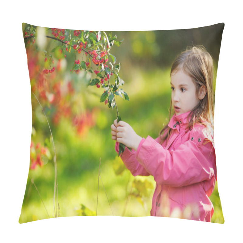 Personality  Little Girl On Autumn Day Pillow Covers