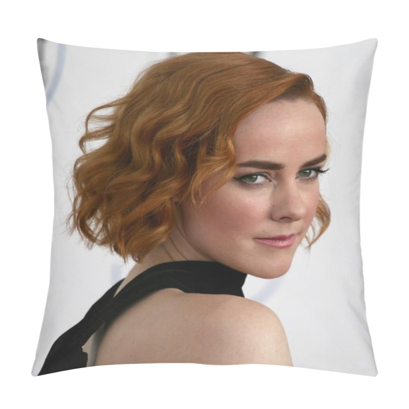 Personality  Jena Malone At Arrivals For 30th Film Independent Spirit Awards 2015 - Arrivals 2, Santa Monica Beach, Santa Monica, CA February 21, 2015. Photo By: James Atoa/Everett Collection Pillow Covers