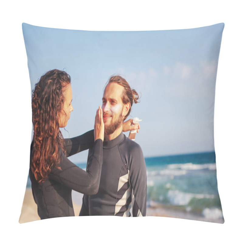 Personality  Young Couple Of Surfers On Coast Of The Ocean, Apply Protective Cosmetics For Surfing On The Face Pillow Covers