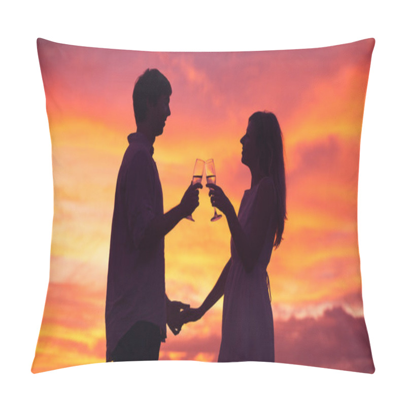 Personality  Silhouette Of Couple Drinking Champagne At Sunset Pillow Covers