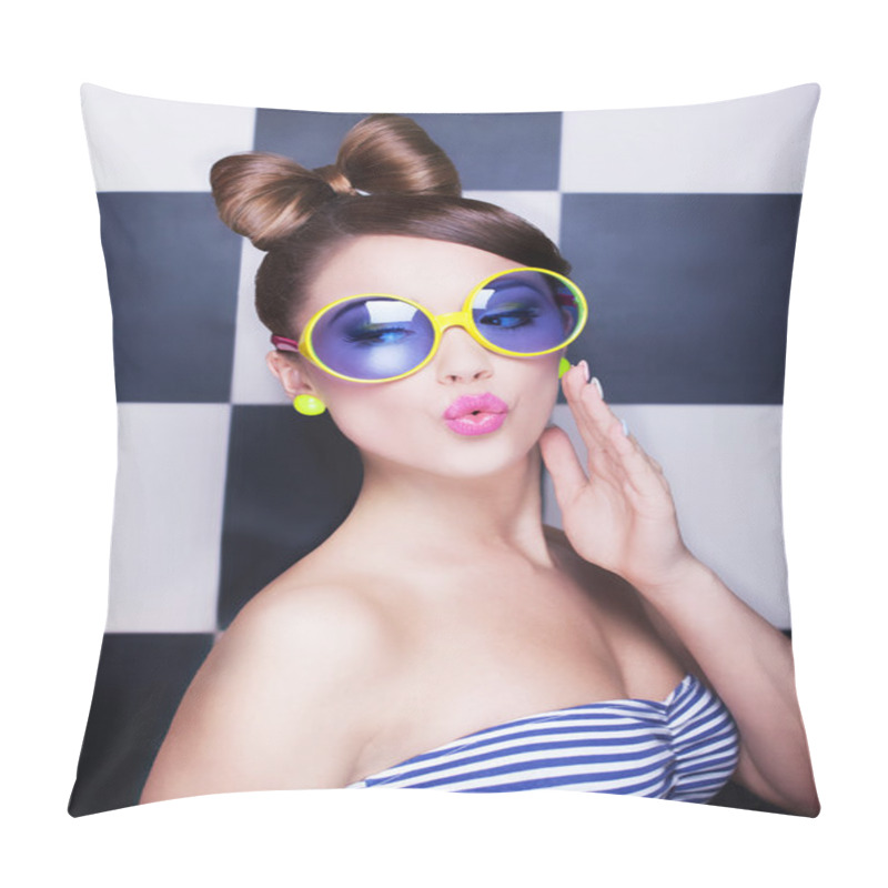 Personality  Young Woman Wearing Sunglasses Pillow Covers