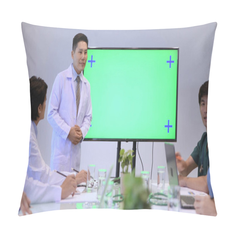 Personality  Medical Concept. The Doctor Is Presenting The Work On The Green  Pillow Covers