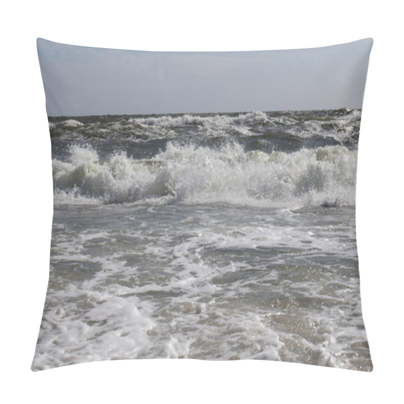 Personality  Crashing Ocean Waves Create A Dynamic And Energetic Seascape, With White Foam And Sparkling Water Under A Clear Blue Sky, Evoking The Beauty And Power Of Nature. Pillow Covers