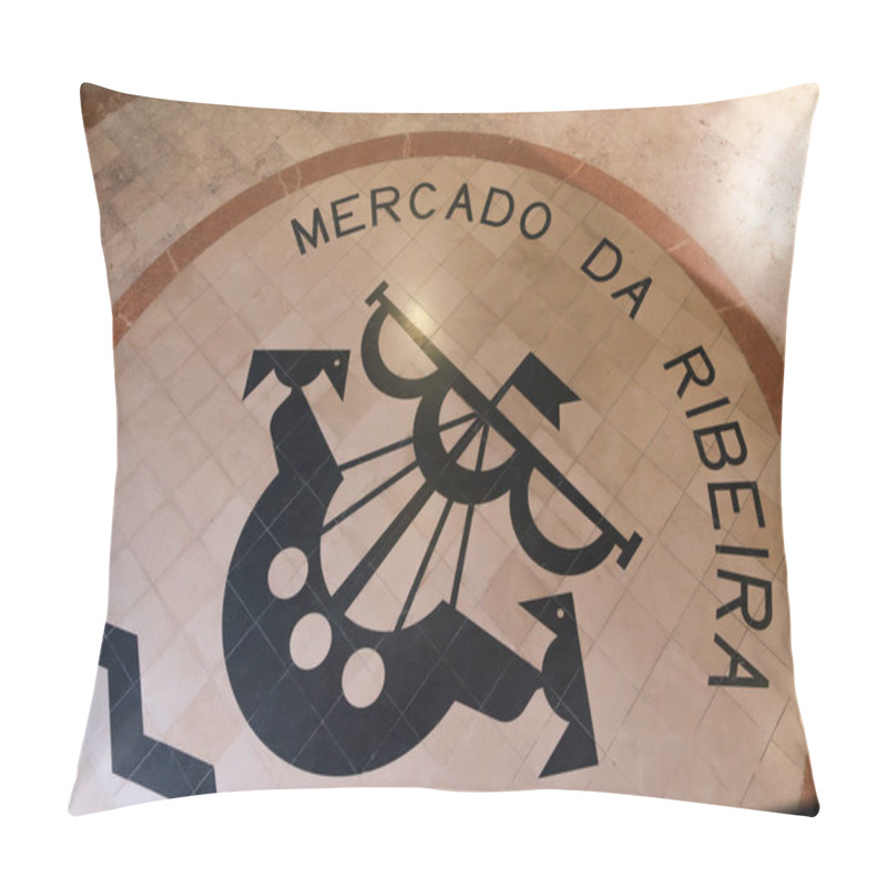 Personality  The Iconic Floor Emblem Of Mercado Da Ribeira, Lisbon's Renowned Market. Featuring A Traditional Black And White Design, This Historic Market Is A Cultural And Shopping Landmark In Portugal's Capital. Pillow Covers