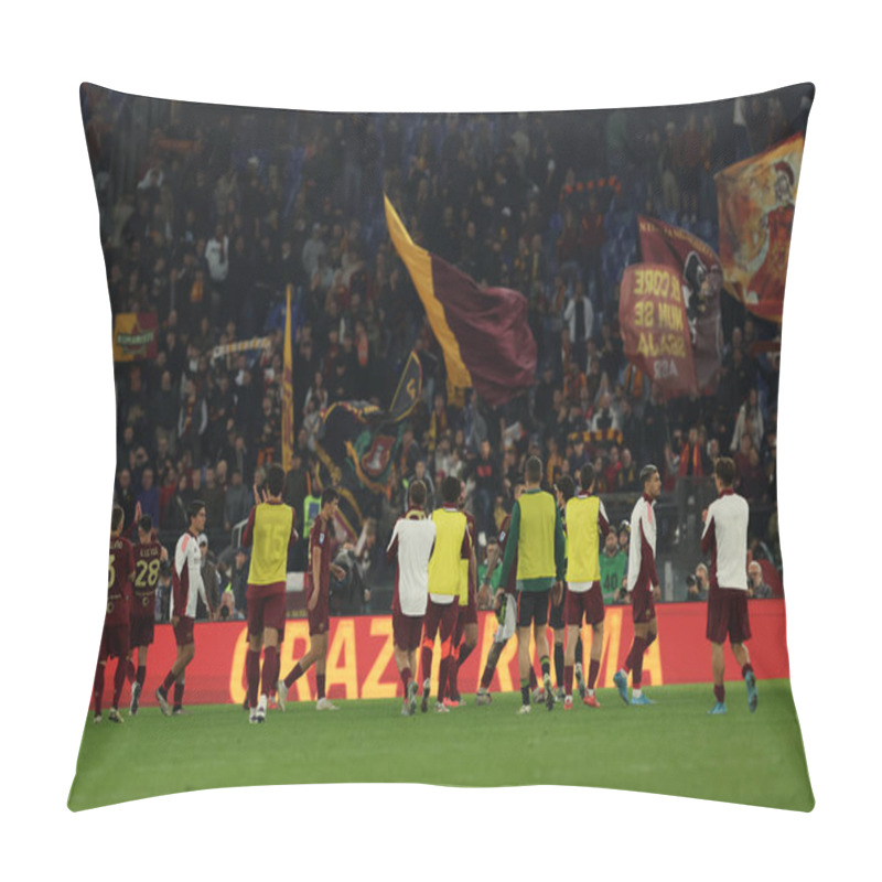 Personality  Rome, Italy 31.10.2024 :  Roma Players  Celebrate Victory At End Of  Italian Football Championship Serie A Enilive 2024-2025 Match AS Roma Vs Torino Fc At Stadio Olimpico In Rome On October 31, 2024. Pillow Covers