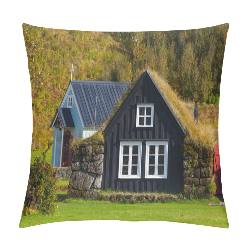 Personality  Traditional Icelandic Houses Pillow Covers