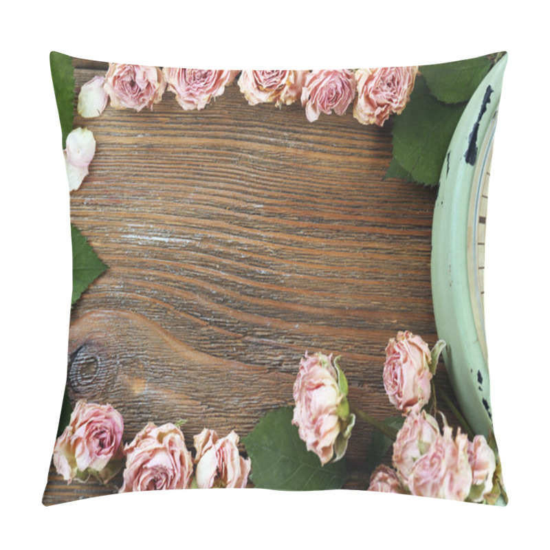 Personality  Dried Roses With Green Leaves On Wooden Background Pillow Covers