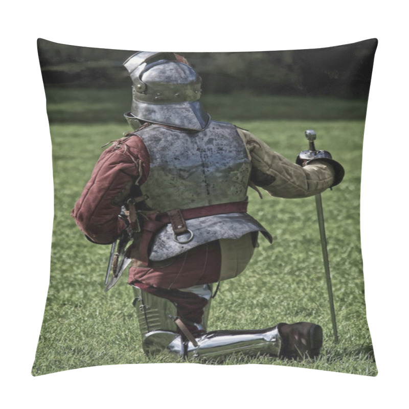 Personality  Kneeling Knight Pillow Covers