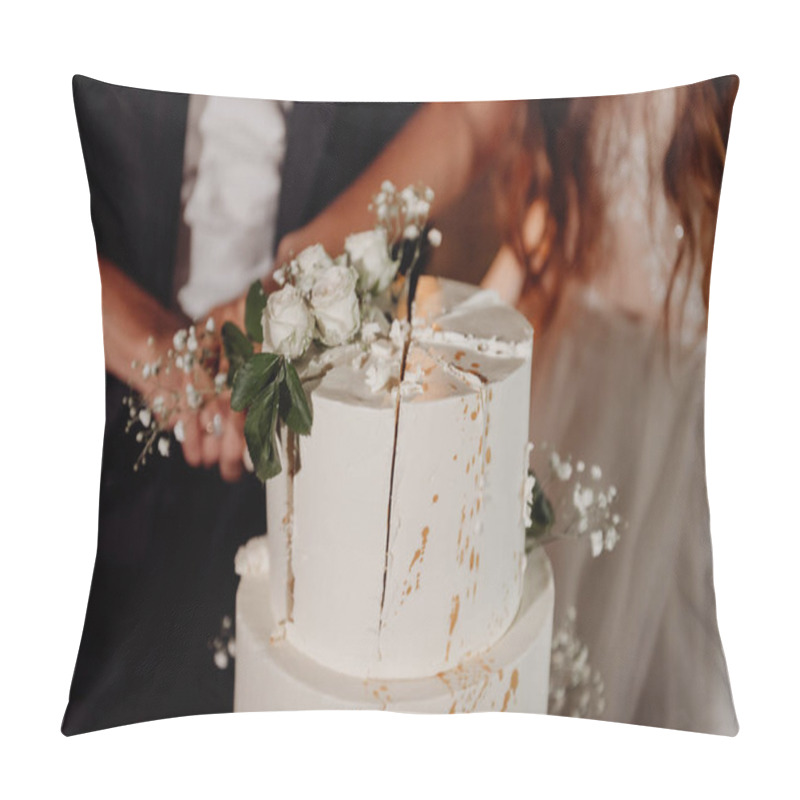 Personality  Decorated By Flowers White Naked Cake, Rustic Style For Weddings, Birthdays And Events Pillow Covers