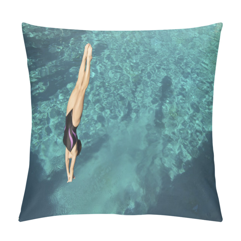 Personality  Female Diver Diving In Pool Pillow Covers