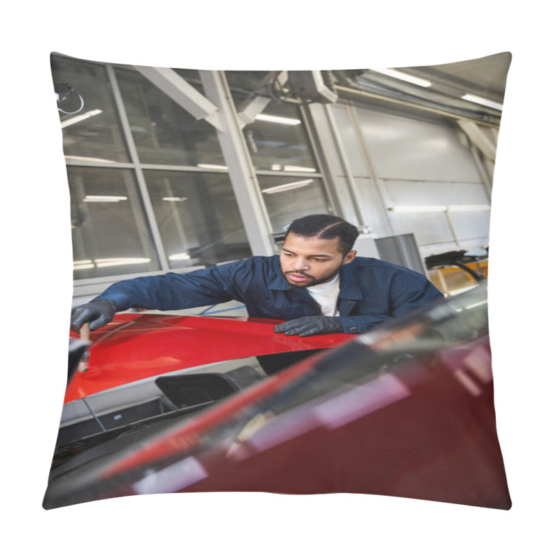 Personality  A Focused Young Mechanic Inspects A Cars Surface In A Bright, Well Equipped Workshop. Pillow Covers