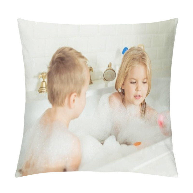 Personality  Kids Playing In Bathtub With Foam Pillow Covers