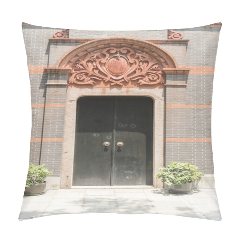 Personality  Shanghai Xintiandi, Modern Urban Background Pillow Covers