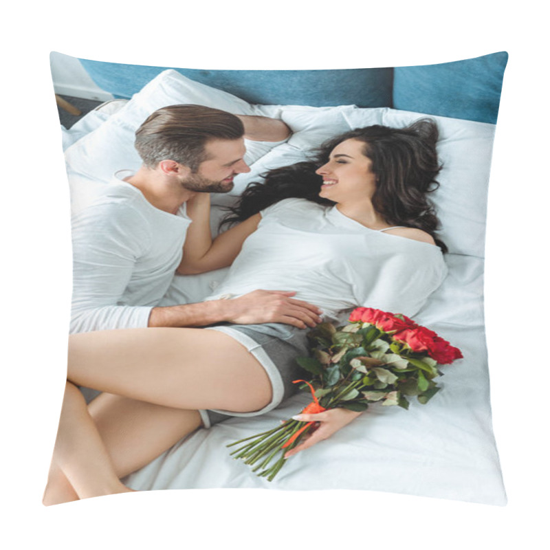 Personality  Overhead View Of Happy Couple Lying In Bed With Bouquet Of Red Roses Pillow Covers