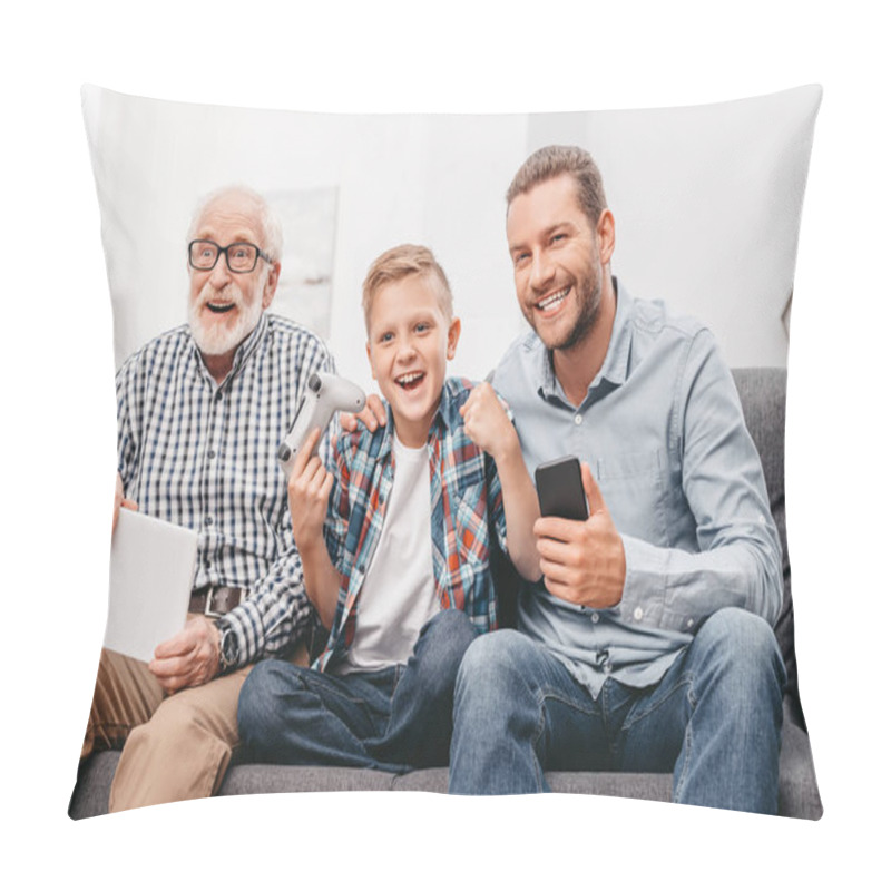 Personality  Family Cheering For Boy Playing Videogames Pillow Covers