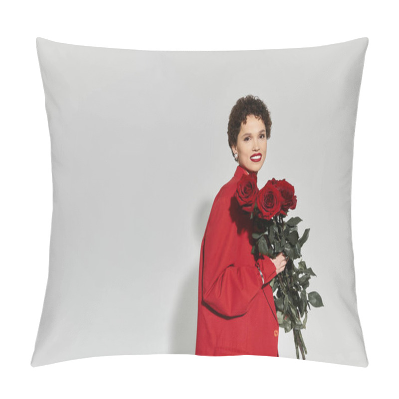 Personality  A Stylish Young Woman Dressed In Red Holds A Bouquet Of Fresh Roses, Exuding Confidence And Charm. Pillow Covers