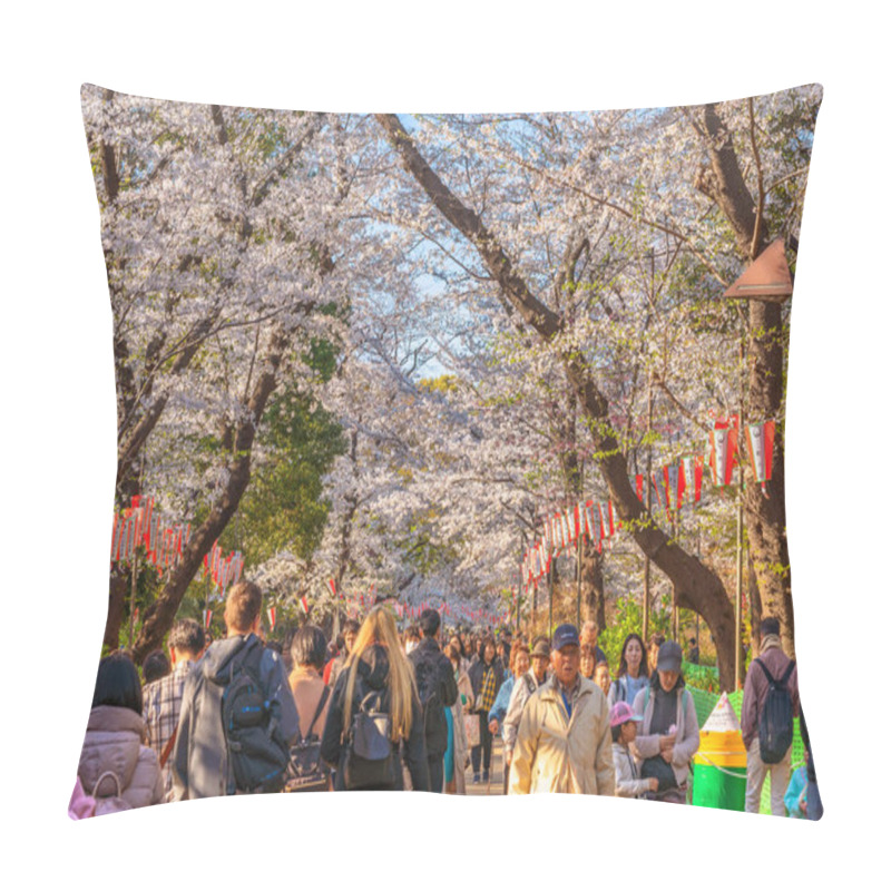 Personality  Tokyo, Japan - March 31 2020: Tourists Walking Down The Aisle Of Ueno Park Overlooked By Cherry Blossoms And Paper Lanterns At Sunset. Pillow Covers