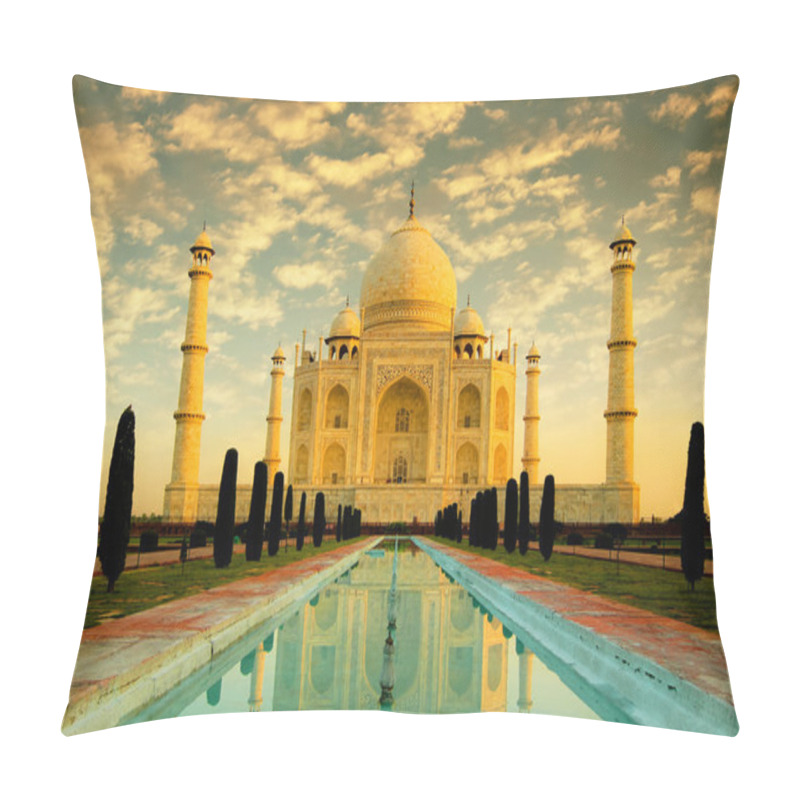 Personality  Taj Mahal Pillow Covers